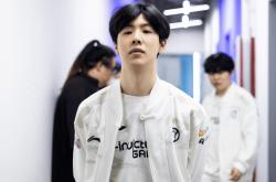 炫神因辱骂theshy，二路解说權(quán)限被收回，还被粉丝投诉到全国扫黑办