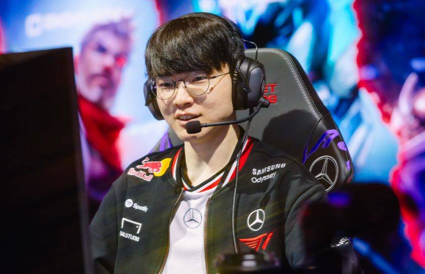 为了让LOL官方狂送炸鸡，Faker决定打满五局