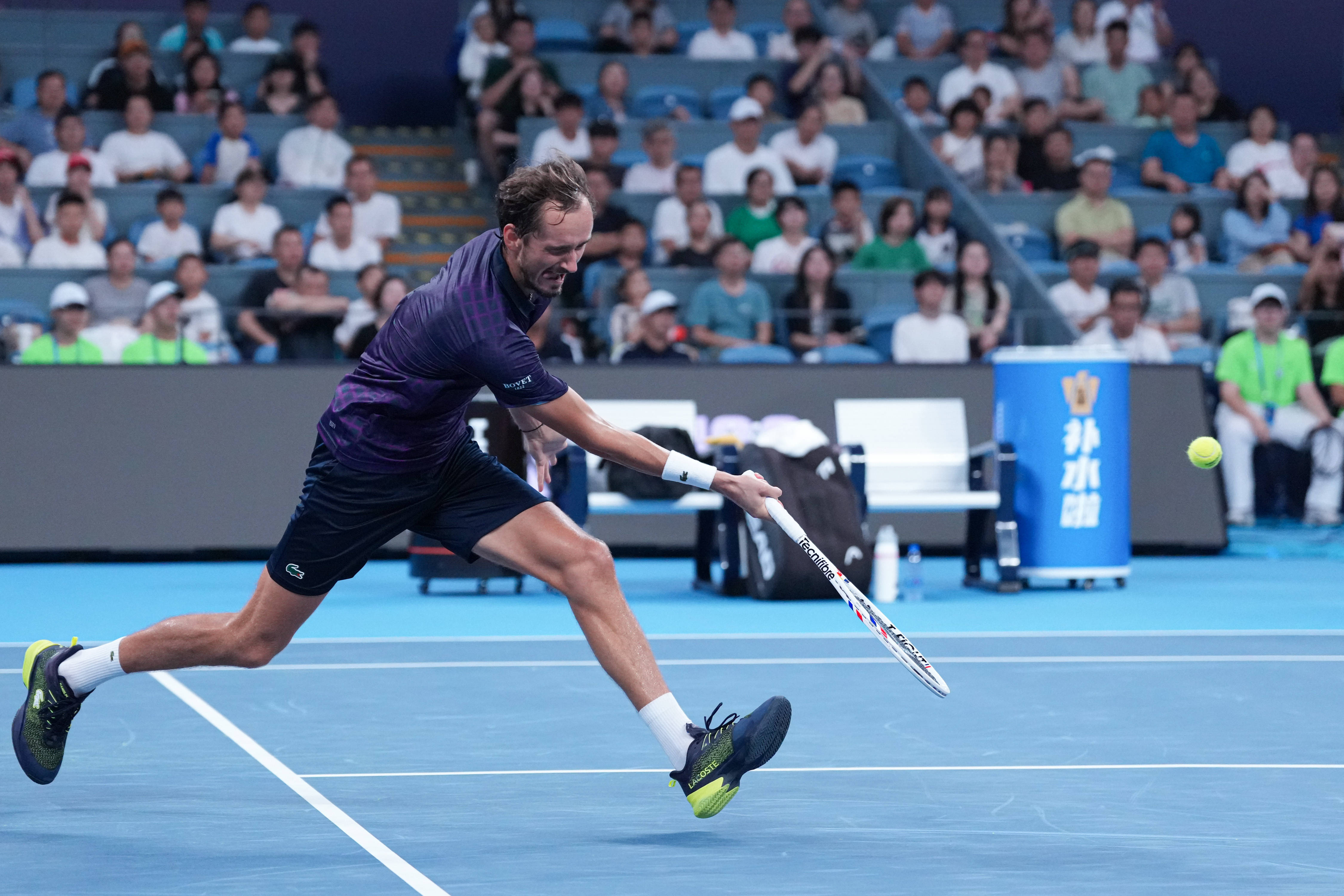 (体育)网球——杭州公开赛:吴易昺晋级四强